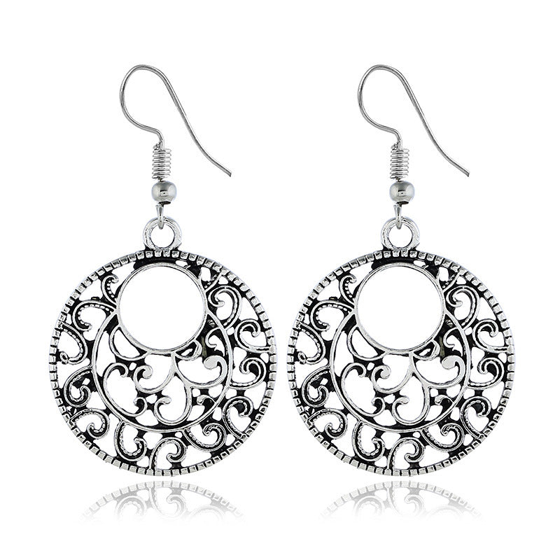 Hollow pattern earrings